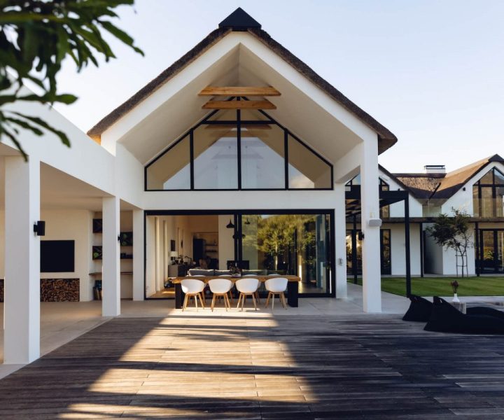 view-of-luxurious-modern-house-exterior-with-dinin-2022-06-11-04-47-38-utc-e1662386284115.jpg